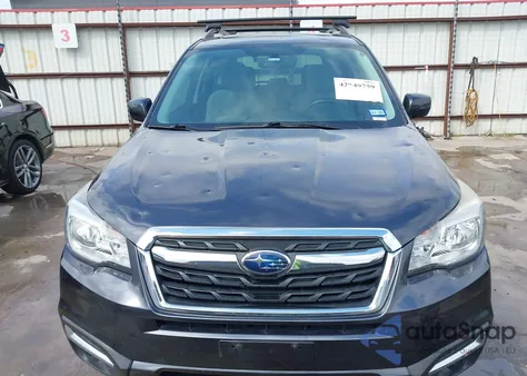 2017 Subaru Forester 2.5I Premium z USA, uszkodzony, nr VIN JF2SJAEC6HG582981
